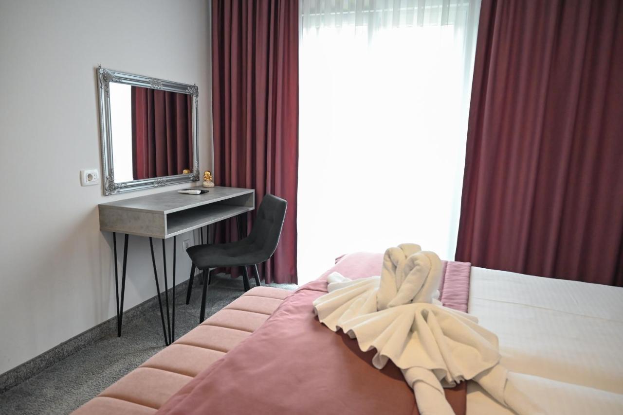 Hotel Premium Яйце Екстериор снимка