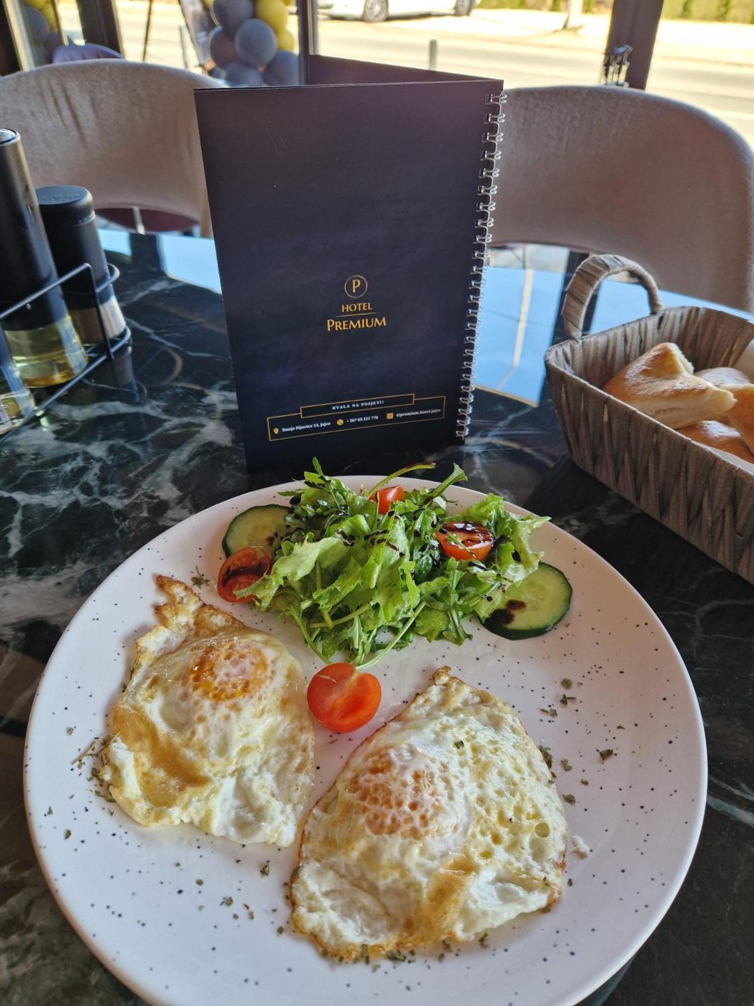 Hotel Premium Яйце Екстериор снимка